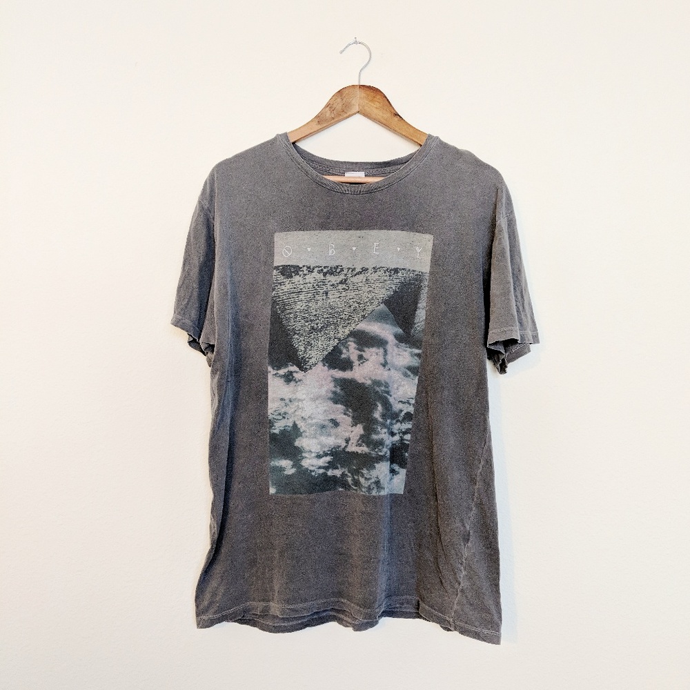 OBEY ⭐ Vintage Graphic Tee